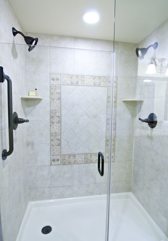 Neo-Angle Shower with Glass Doors